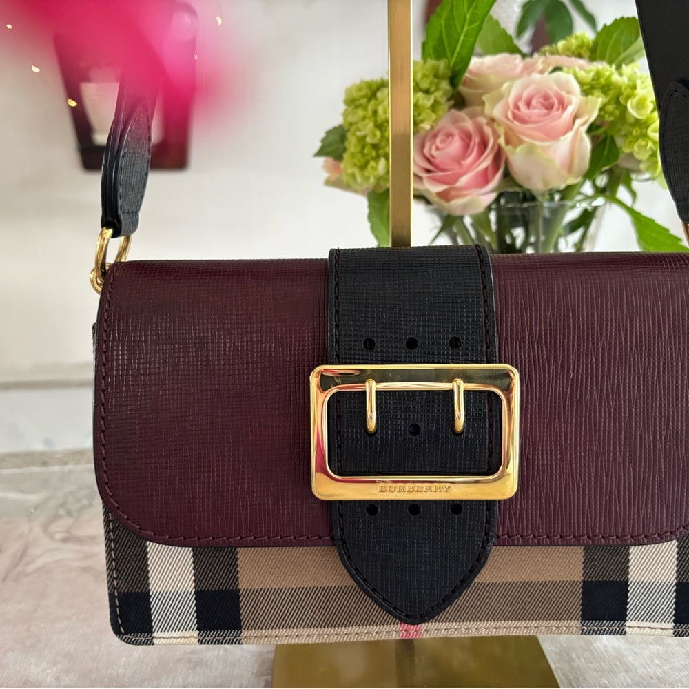 Classic Burberry, Black and Burgundy Checkered shoulder bag - Picture 4 of 16